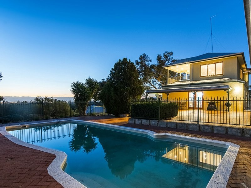 90 John Farrant Drive, Gooseberry Hill WA 6076