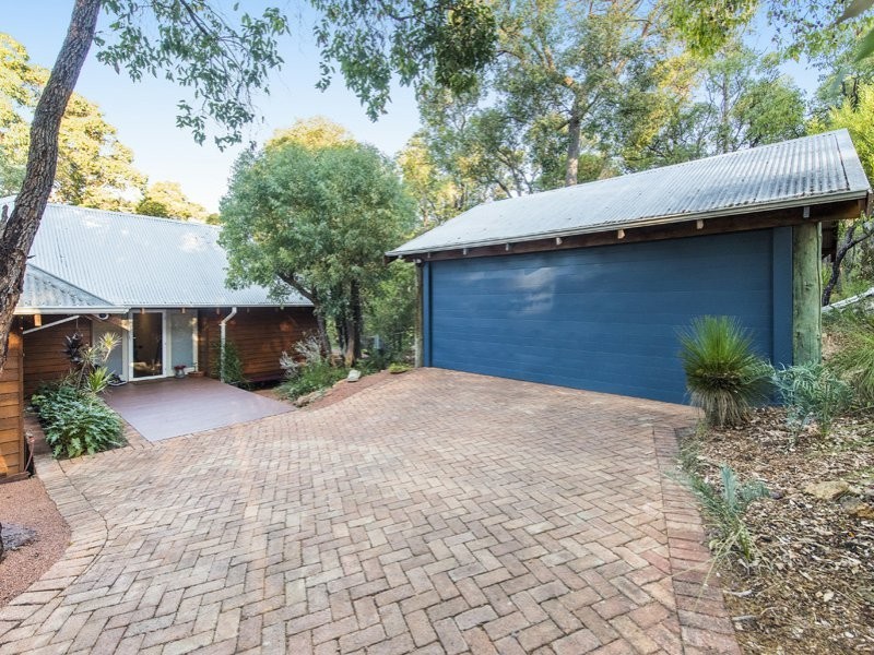 945 Martin Road, Mundaring WA 6073