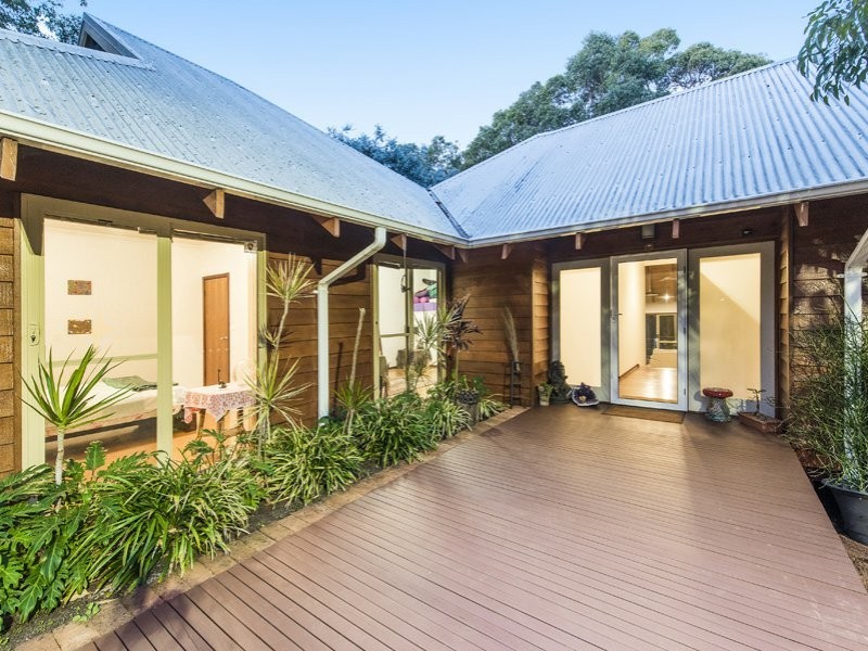 945 Martin Road, Mundaring WA 6073