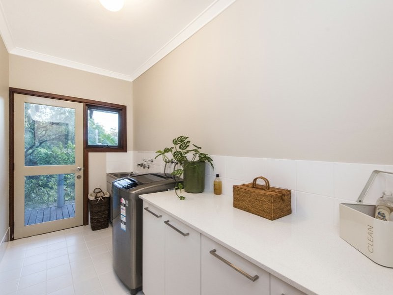 945 Martin Road, Mundaring WA 6073