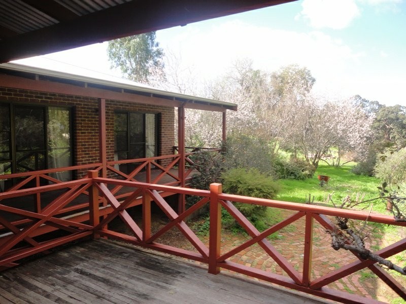 141 Stanhope Road, Bickley WA 6076