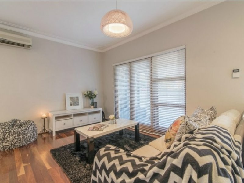 17 Newburn Road, High Wycombe WA 6057