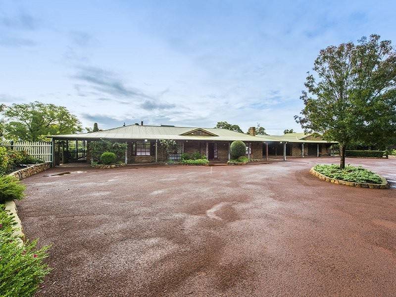9 Adelaide Crescent, Helena Valley WA 6056