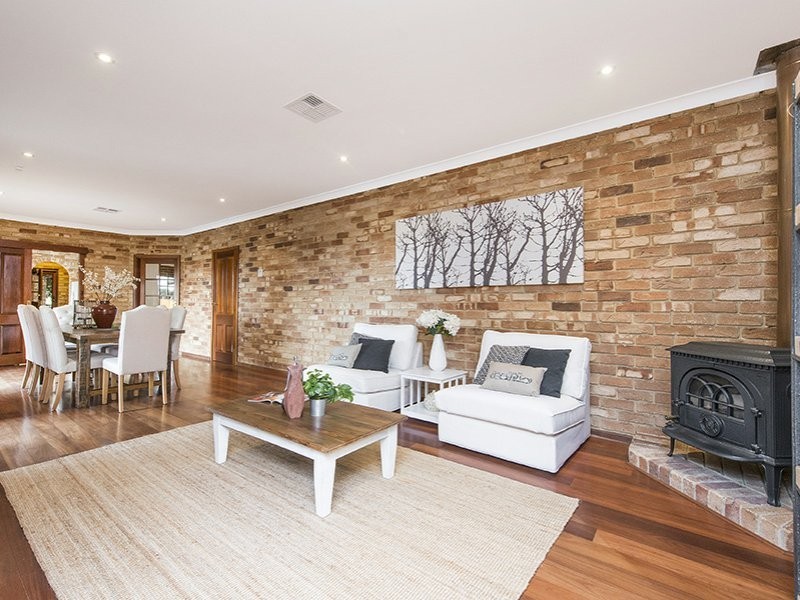 9 Adelaide Crescent, Helena Valley WA 6056