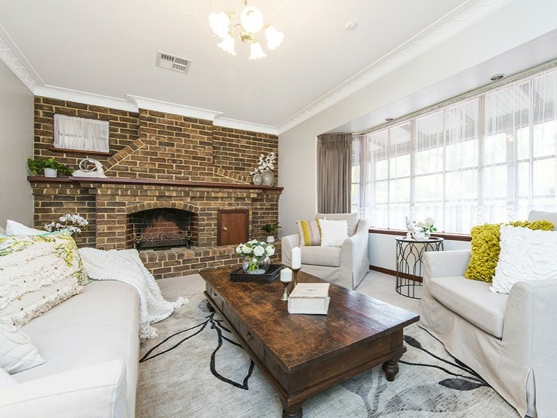 9 Adelaide Crescent, Helena Valley WA 6056