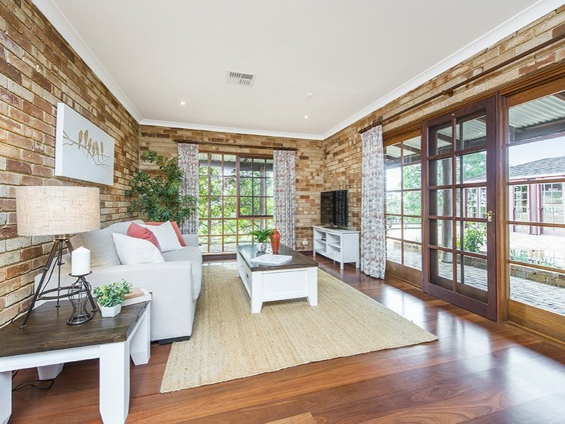 9 Adelaide Crescent, Helena Valley WA 6056