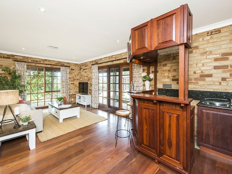 9 Adelaide Crescent, Helena Valley WA 6056