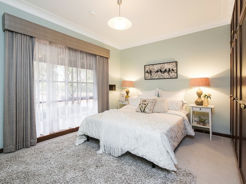 9 Adelaide Crescent, Helena Valley WA 6056