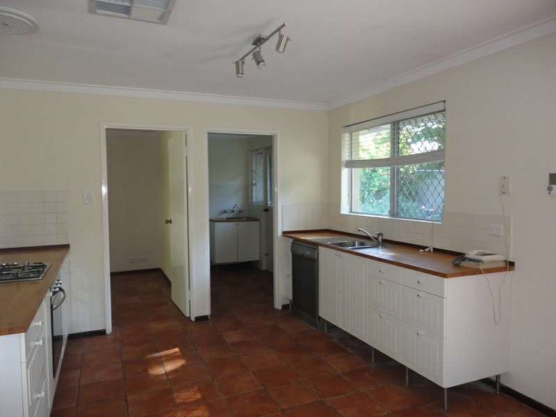 64 Orangedale Road, Lesmurdie WA 6076