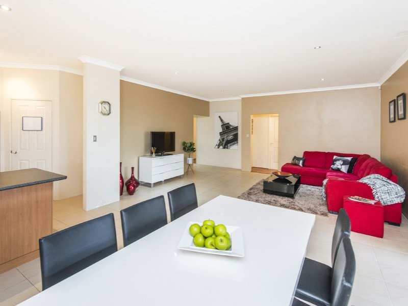 89 Foxton Boulevard, High Wycombe WA 6057