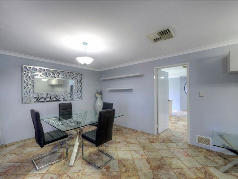 17 Tungsten Court, Forrestfield WA 6058