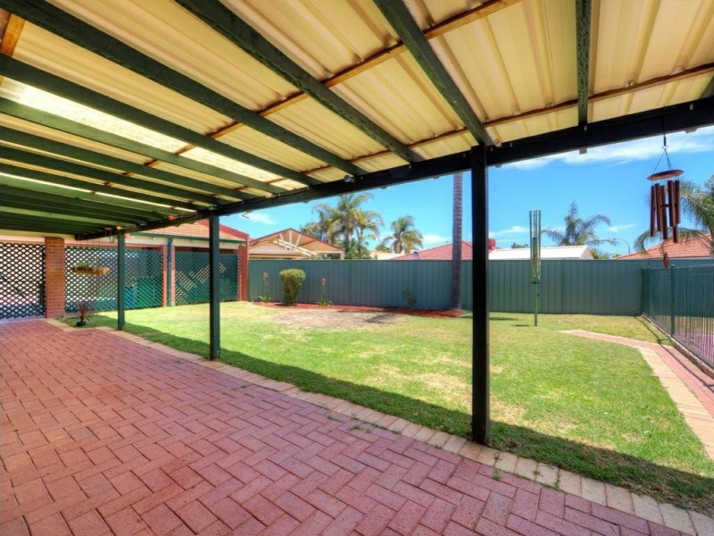 17 Tungsten Court, Forrestfield WA 6058