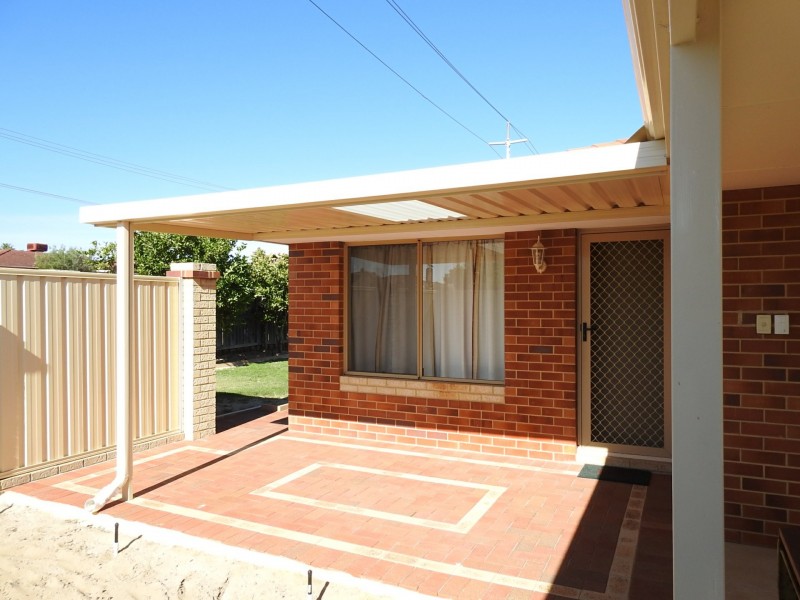 1/4 Wittenoom Road, High Wycombe WA 6057