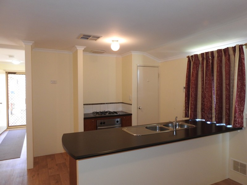 1/4 Wittenoom Road, High Wycombe WA 6057