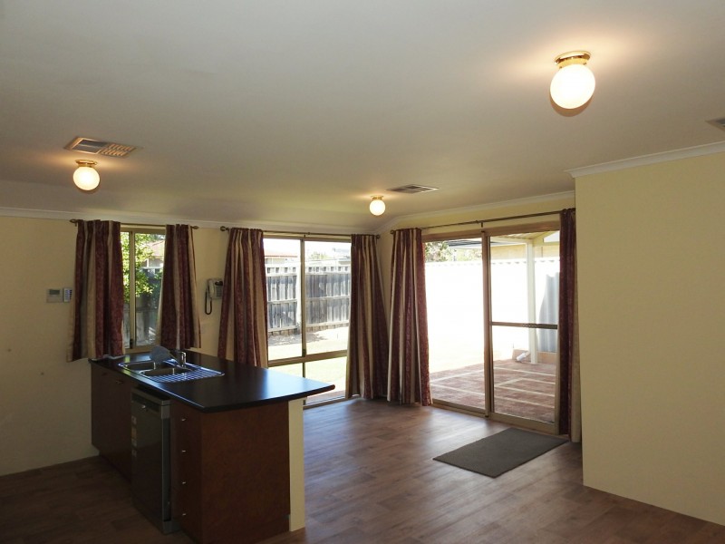 1/4 Wittenoom Road, High Wycombe WA 6057
