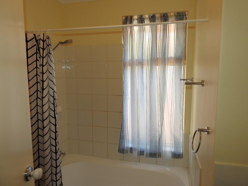 1/4 Wittenoom Road, High Wycombe WA 6057
