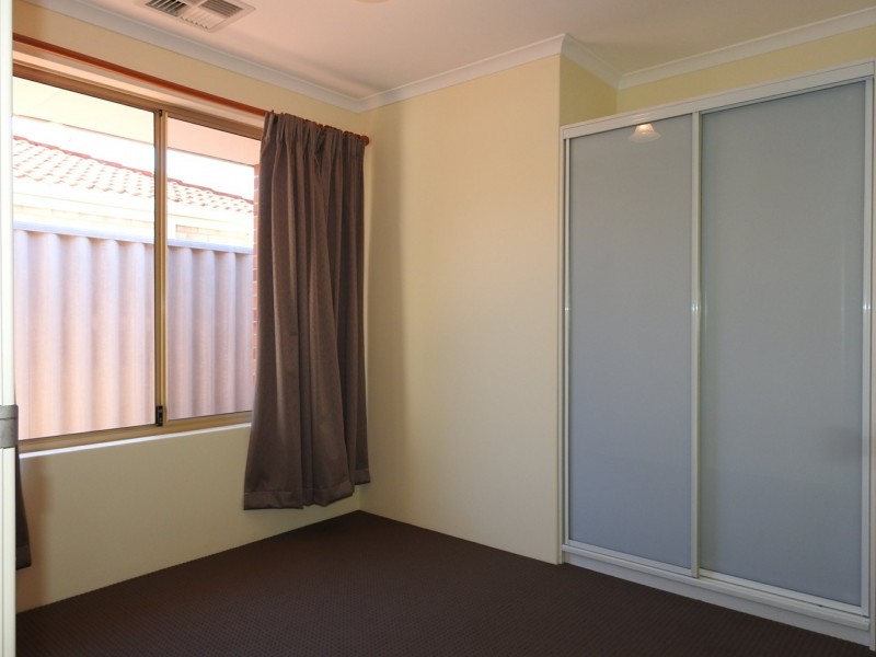 1/4 Wittenoom Road, High Wycombe WA 6057