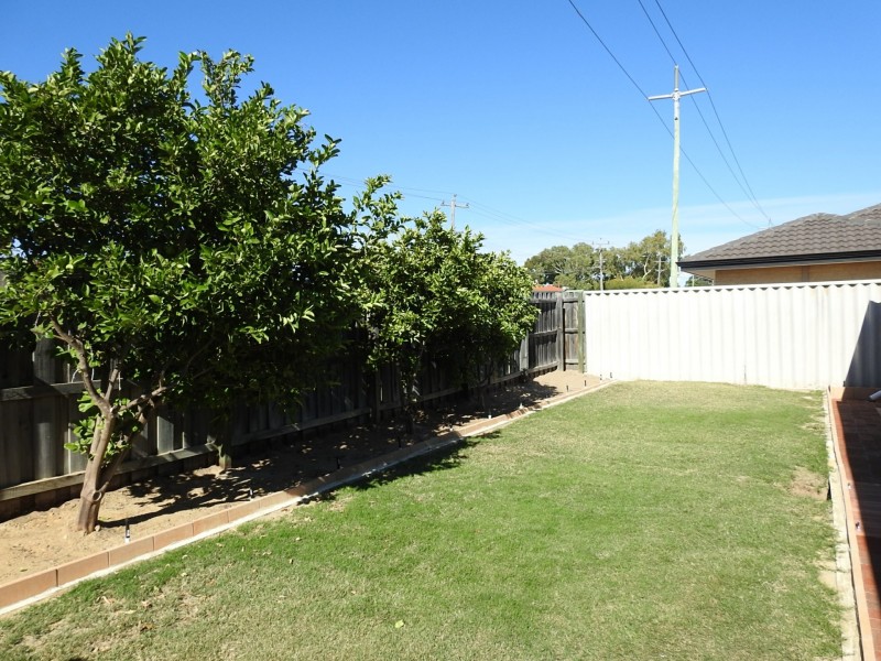 1/4 Wittenoom Road, High Wycombe WA 6057