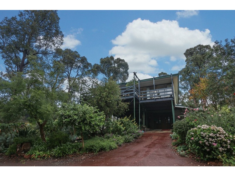 29 Palmateer Drive, Carmel WA 6076