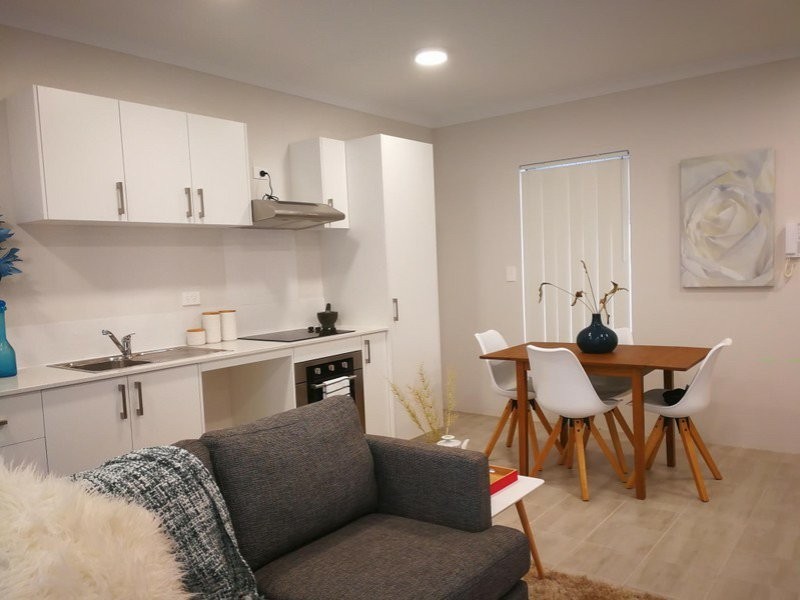 2/1 Bluebell avenue, High Wycombe WA 6057