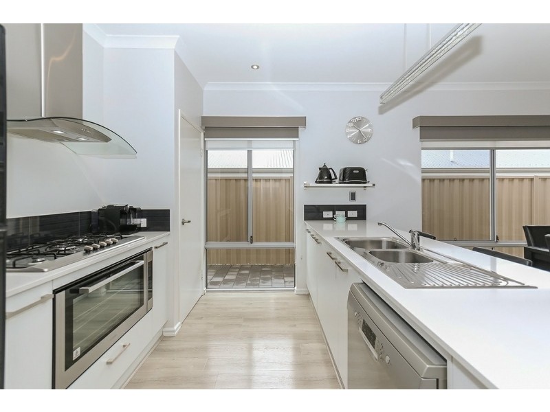 30 Bain Square, Forrestfield WA 6058