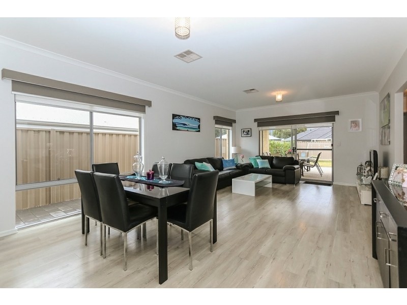 30 Bain Square, Forrestfield WA 6058