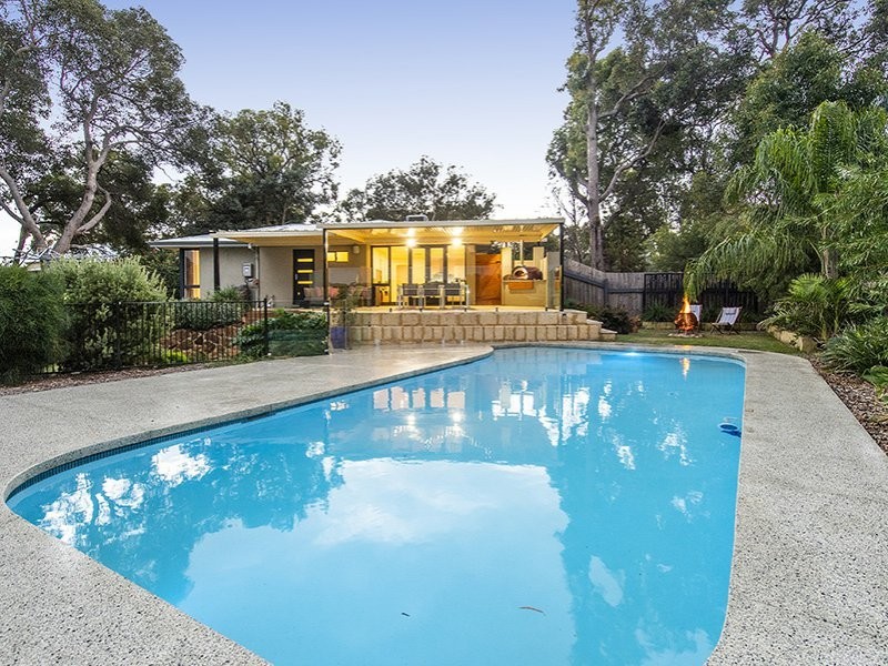 13 Farrant Street, Gooseberry Hill WA 6076