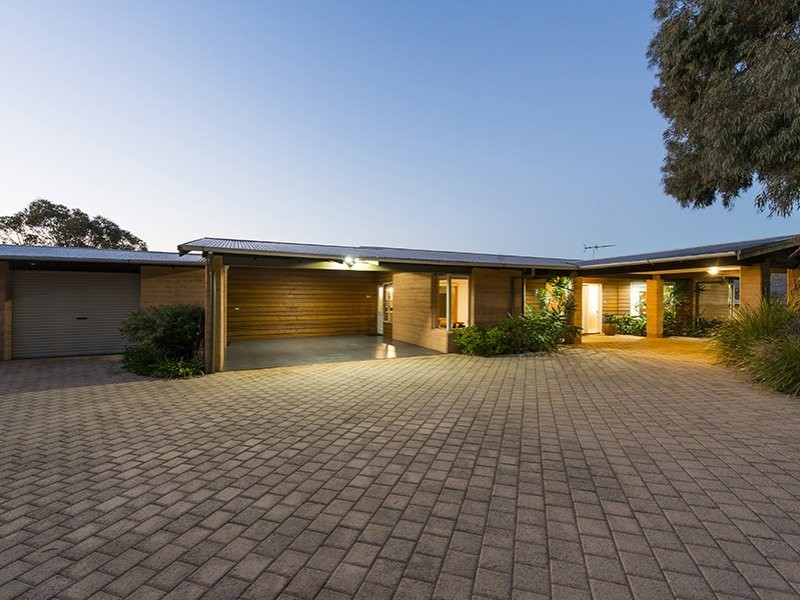 17 Bulkirra Place, Helena Valley WA 6056