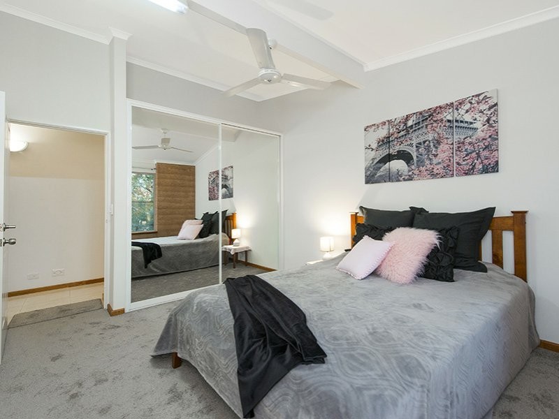 17 Bulkirra Place, Helena Valley WA 6056