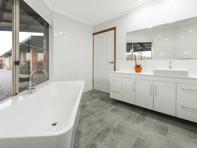 17 Bulkirra Place, Helena Valley WA 6056