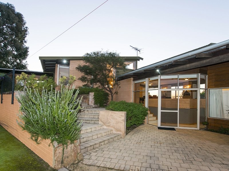 17 Bulkirra Place, Helena Valley WA 6056