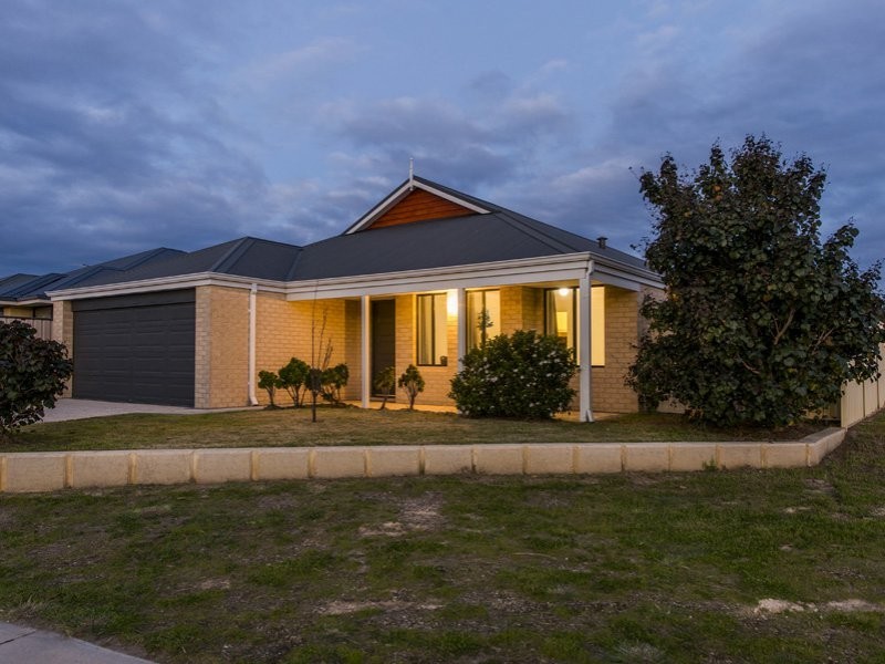 2 Quokka Street, Wattle Grove WA 6107