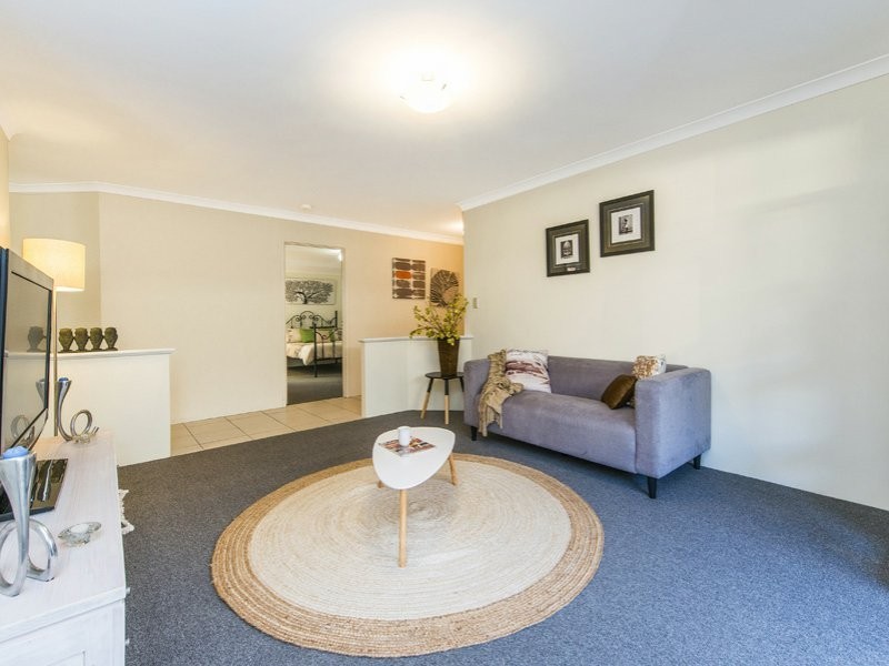 2 Quokka Street, Wattle Grove WA 6107