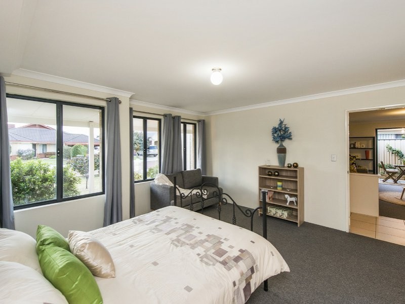 2 Quokka Street, Wattle Grove WA 6107