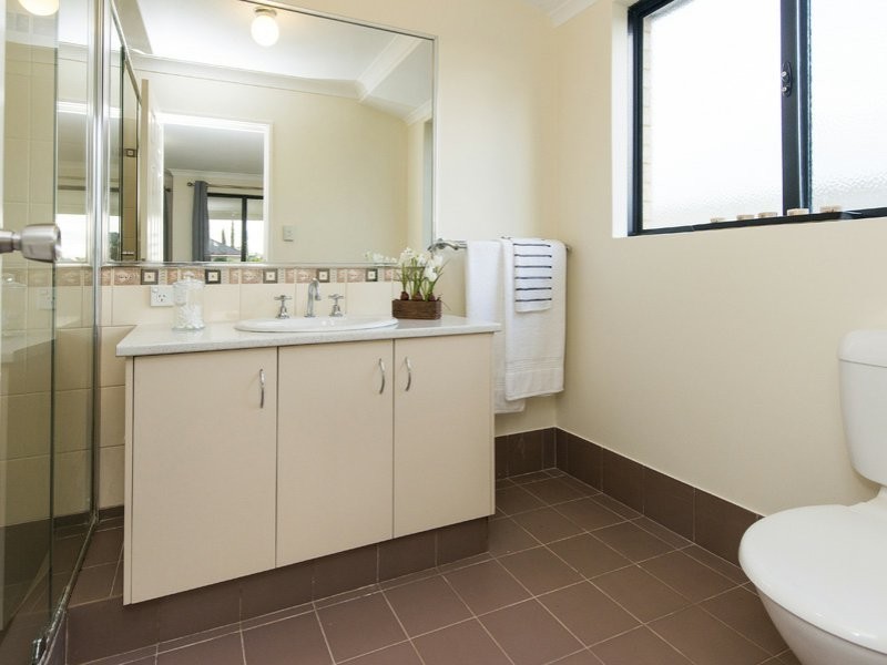 2 Quokka Street, Wattle Grove WA 6107