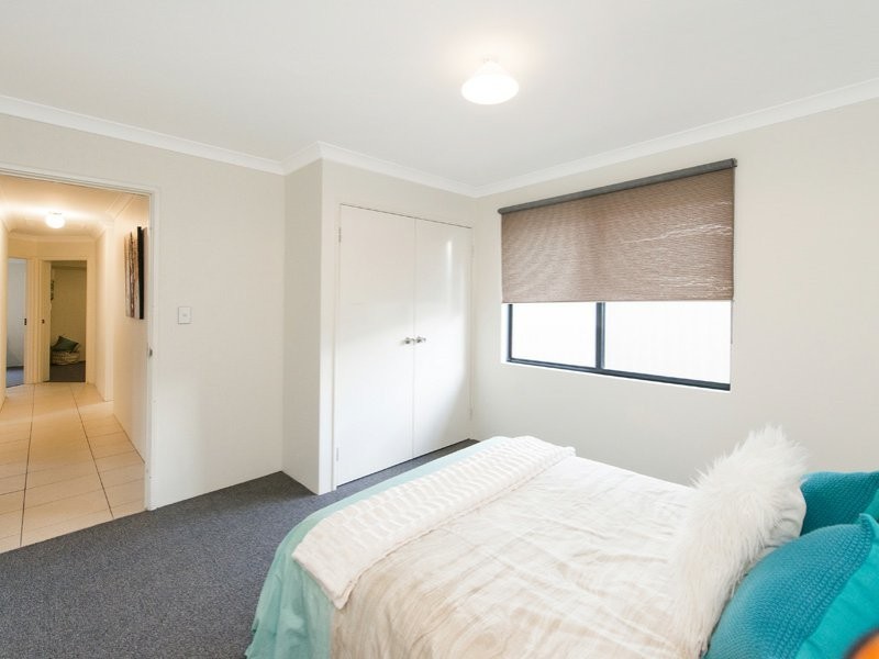 2 Quokka Street, Wattle Grove WA 6107