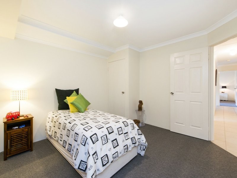 2 Quokka Street, Wattle Grove WA 6107