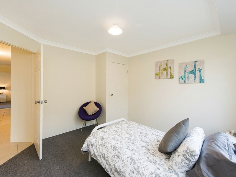 2 Quokka Street, Wattle Grove WA 6107