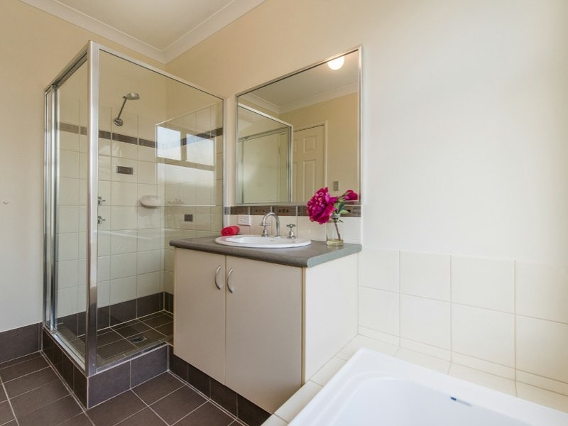 2 Quokka Street, Wattle Grove WA 6107