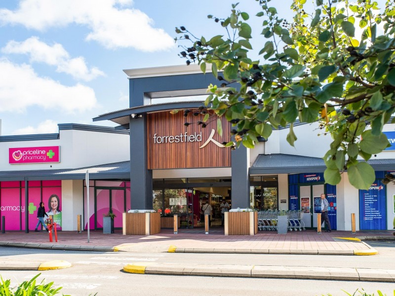 2 Cumberland Road, Forrestfield WA 6058