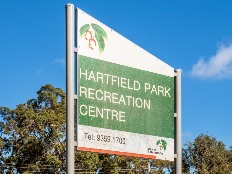 2 Cumberland Road, Forrestfield WA 6058