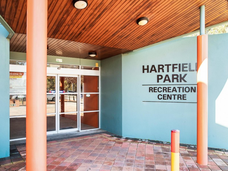 2 Cumberland Road, Forrestfield WA 6058