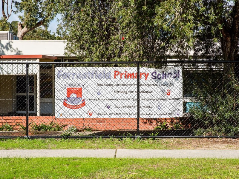 2 Cumberland Road, Forrestfield WA 6058