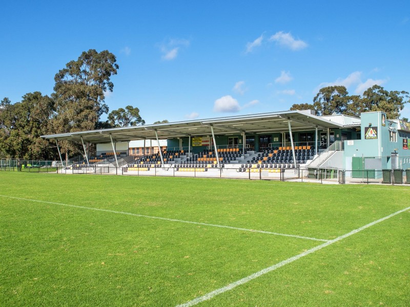 2 Cumberland Road, Forrestfield WA 6058