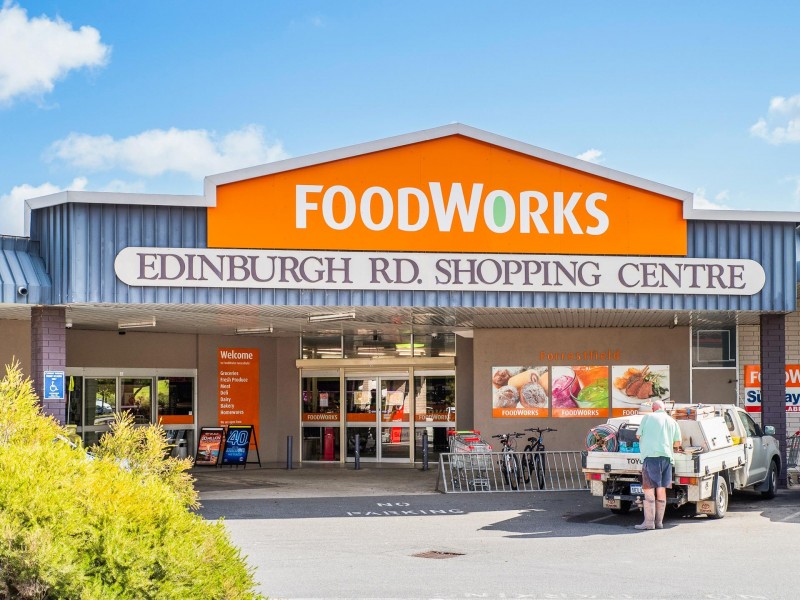 2 Cumberland Road, Forrestfield WA 6058