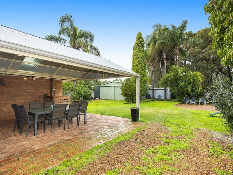 309 Lesmurdie Road, Lesmurdie WA 6076