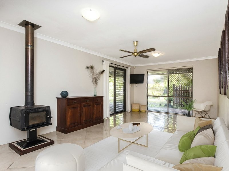 309 Lesmurdie Road, Lesmurdie WA 6076