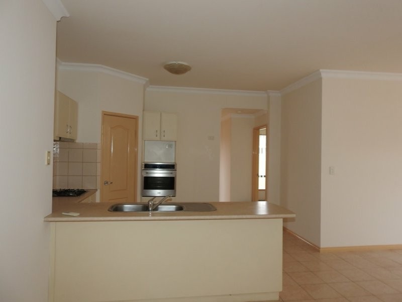 3 81 Sayer St, Midland WA 6056