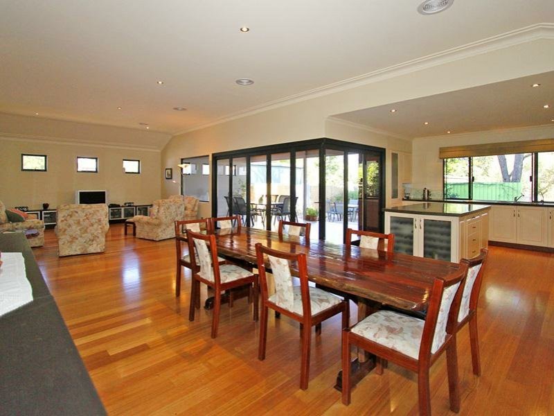 31 Urch Road, Kalamunda WA 6076