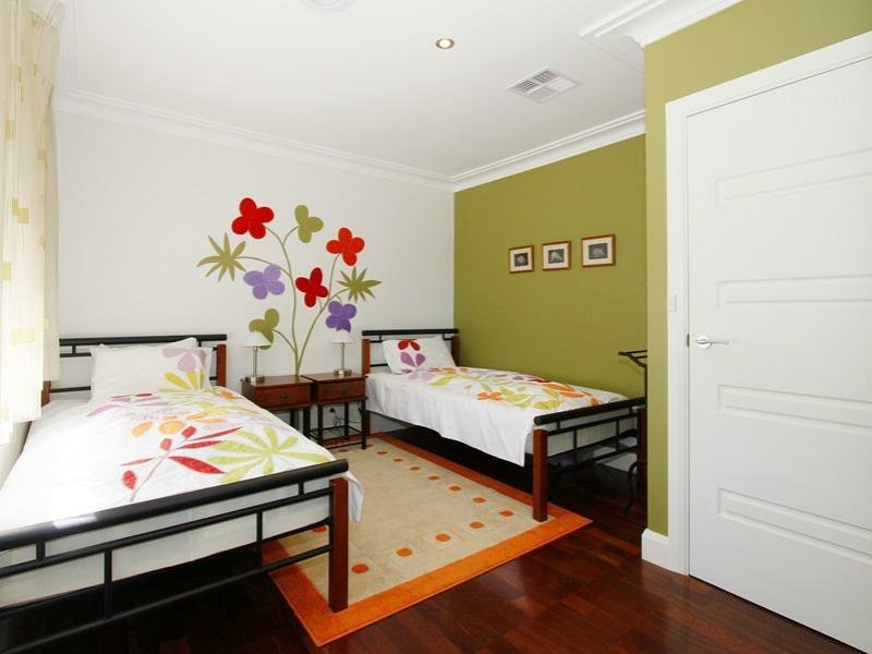 31 Urch Road, Kalamunda WA 6076